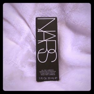 NARS Luminous Foundation